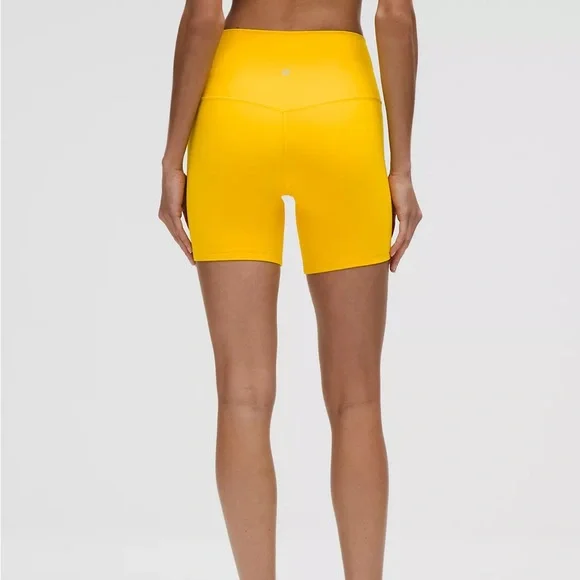 NWT Align™ High-Rise Short 6" - Picture 2 of 6